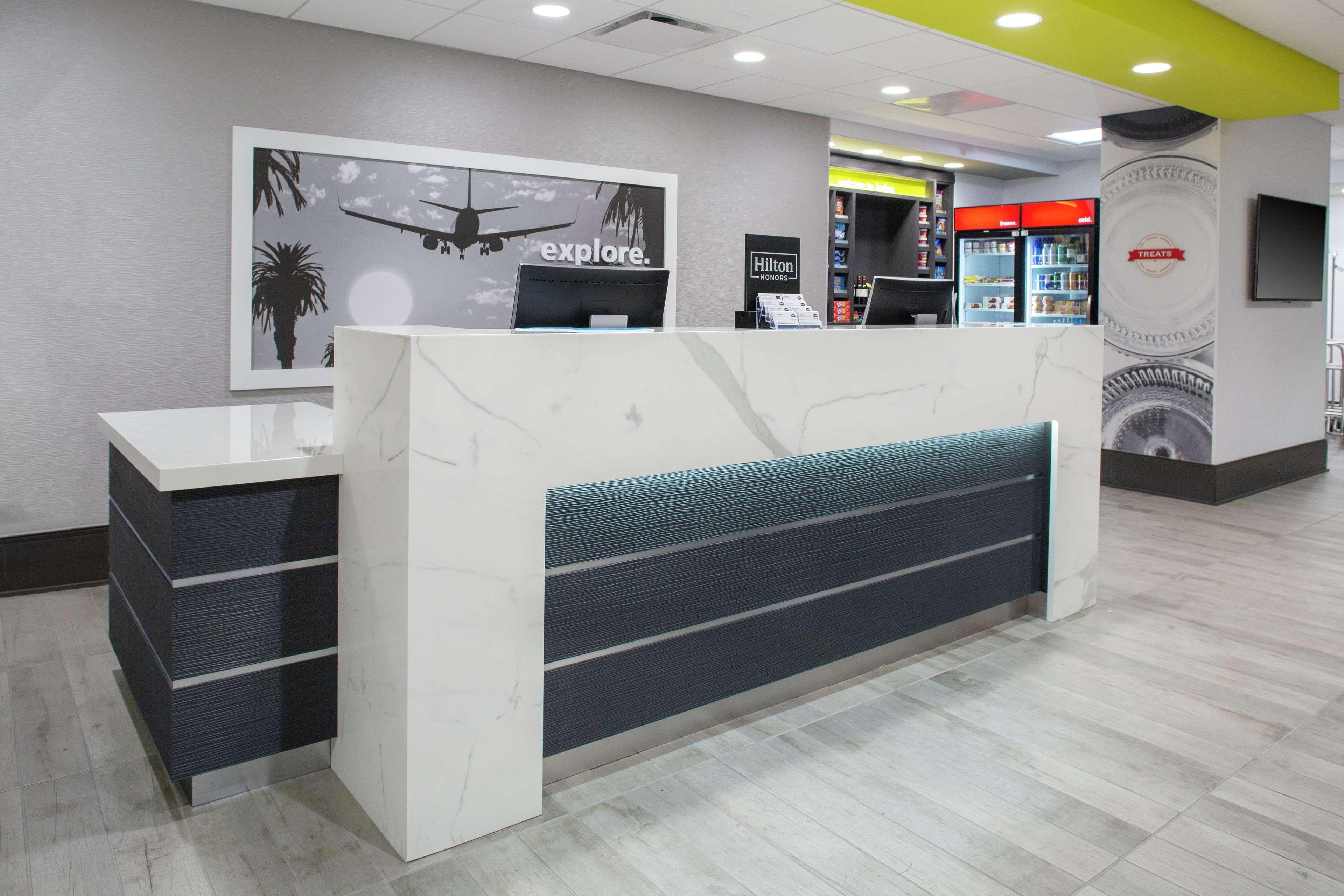 Hampton Inn & Suites Irvine/Orange County Airport Екстериор снимка